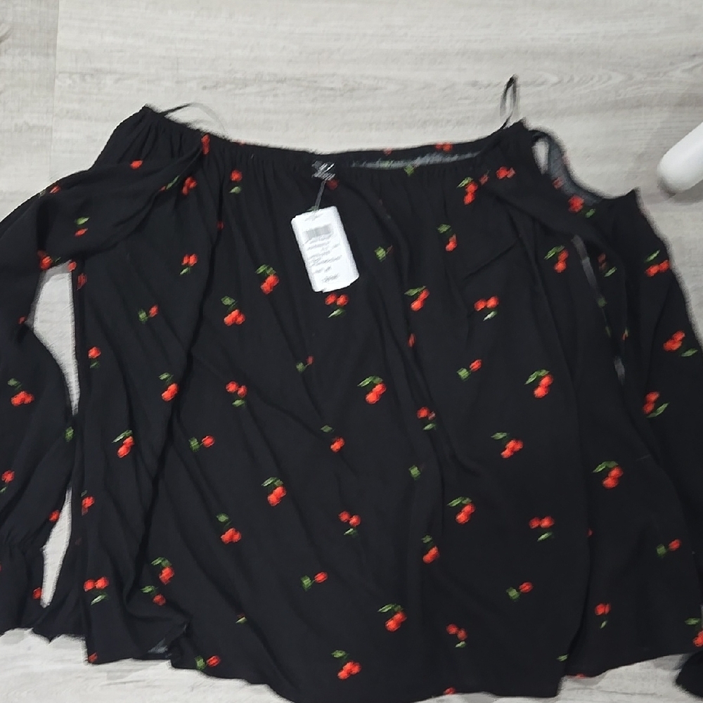 Black Cherry Print Women's Top